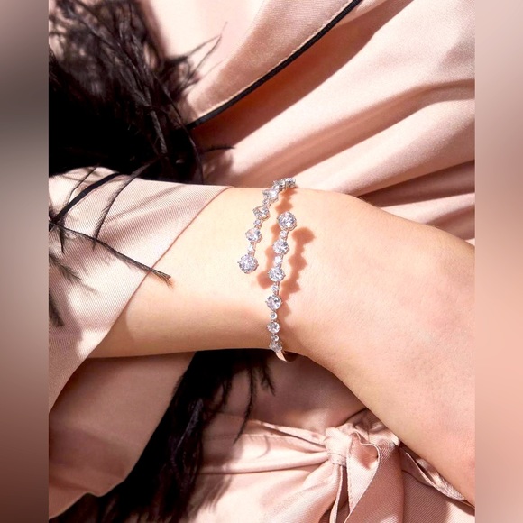 NWT! ELLIOT DANORI $100 STUNNING BRACELET SET IN 18K GOLD! BLINDING SHINE! - Picture 3 of 10